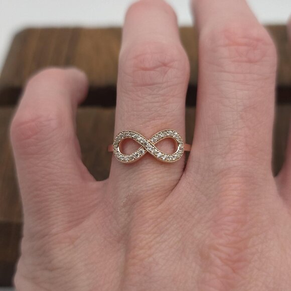 Size 7.75 Rose Gold Over Sterling Silver Infinity Cubic Zirconia Ring A1464 - Picture 1 of 8